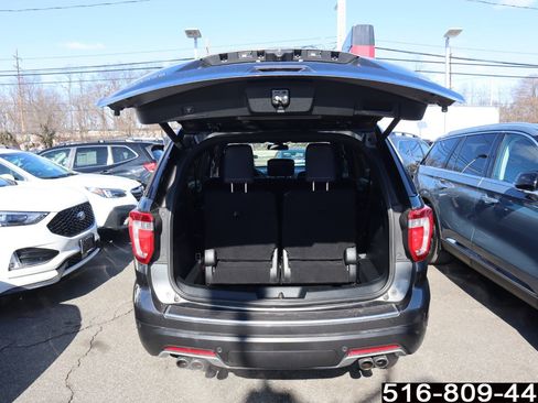 Used 2018 Ford Explorer Platinum image 32