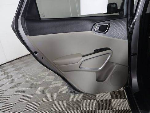 Used 2022 Kia Soul LX FWD image 35