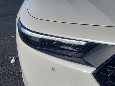 Used 2025 Honda Accord EX-L image 9