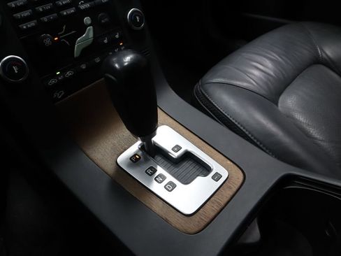 Used 2010 Volvo XC70 3.2 image 34