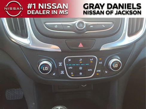 Used 2019 Chevrolet Equinox LT FWD image 18