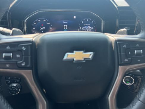 Used 2023 Chevrolet Silverado 1500 High Country AWD/4WD image 12