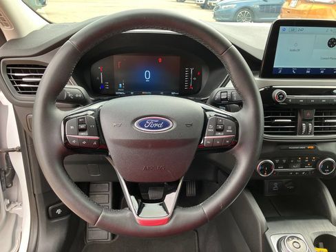 Used 2023 Ford Escape Active AWD/4WD image 9