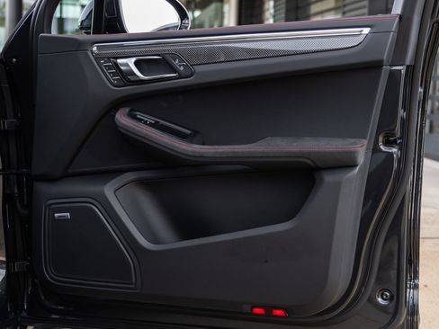 New 2026 Porsche Macan GTS image 46