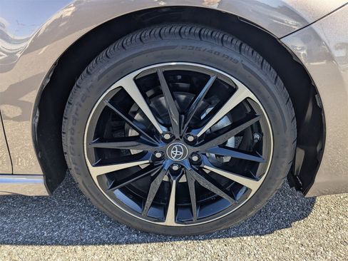 Used 2018 Toyota Camry XSE image 11