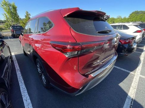 Used 2021 Toyota Highlander Platinum FWD image 7