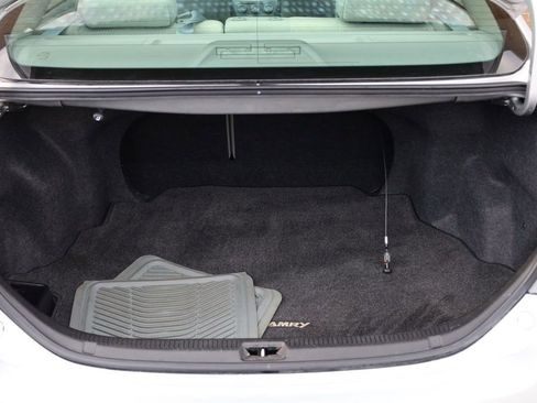 Used 2011 Toyota Camry LE image 11