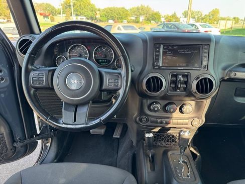Used 2016 Jeep Wrangler Unlimited Sport w/ Quick Order Package 24S AWD/4WD image 31