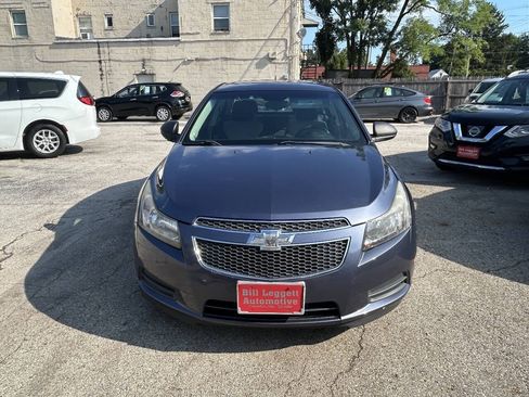 Used 2014 Chevrolet Cruze LS FWD image 3