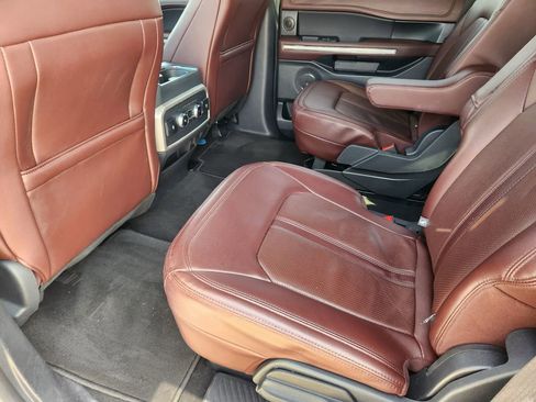Certified 2024 Ford Expedition Limited image 29