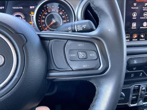 Used 2023 Jeep Gladiator Sport AWD/4WD image 24