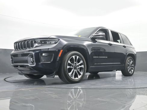 Used 2024 Jeep Grand Cherokee Overland w/ Luxury Tech Group IV image 63