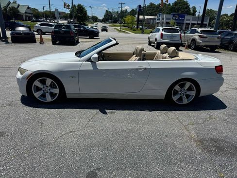Used 2010 BMW 335i Convertible RWD image 2