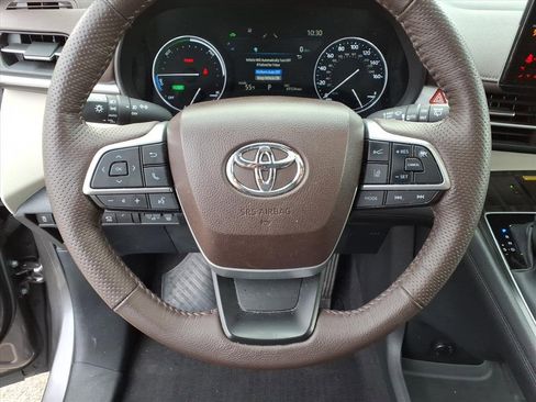 Certified 2023 Toyota Sienna Platinum image 19