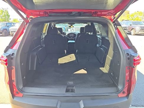 Used 2023 Chevrolet Traverse LT FWD image 48