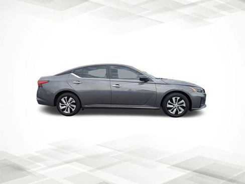 Certified 2025 Nissan Altima 2.5 S image 3