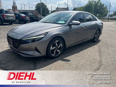 Used 2023 Hyundai Elantra SEL w/ Convenience Package