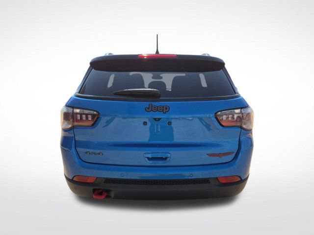 Used 2025 Jeep Compass Trailhawk AWD/4WD image 7