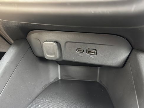 Used 2024 Chevrolet Trax RS image 33