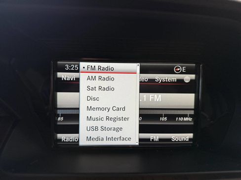 Used 2015 Mercedes-Benz GLK 350 4MATIC image 23