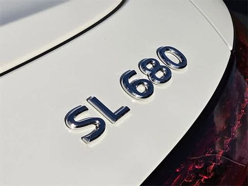 Used 2026 Mercedes-Benz Maybach SL 680 image 13