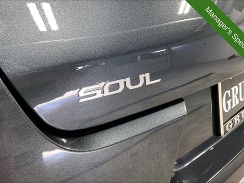 Used 2025 Kia Soul LX w/ LX Technology Package FWD image 38