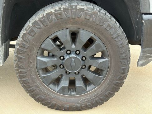 Used 2025 Chevrolet Silverado 2500 Custom w/ Custom Value Package AWD/4WD image 10
