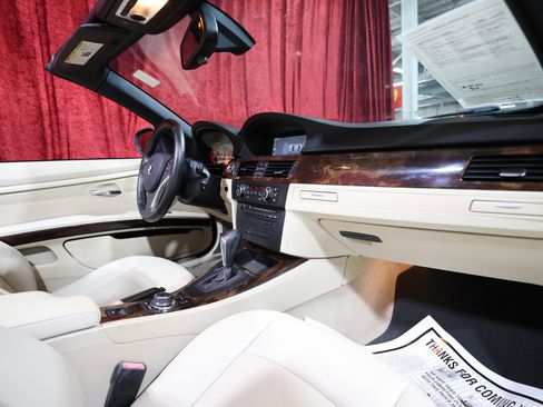 Used 2012 BMW 328i Convertible RWD image 24