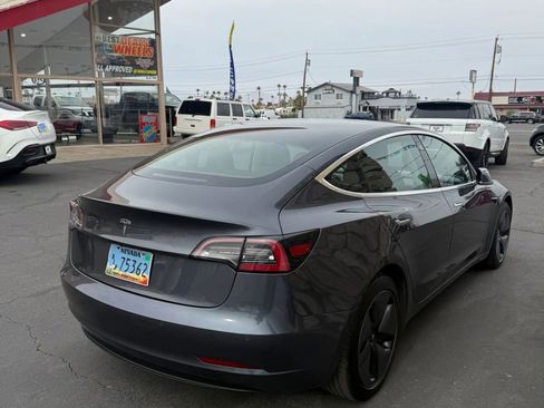 Used 2018 Tesla Model 3 Long Range image 8