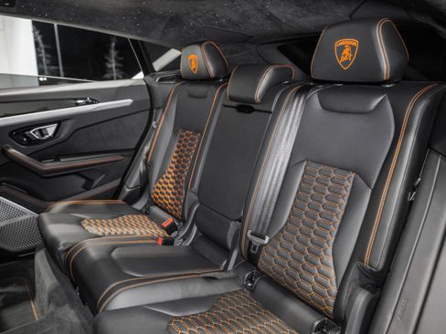 Used 2020 Lamborghini Urus image 22