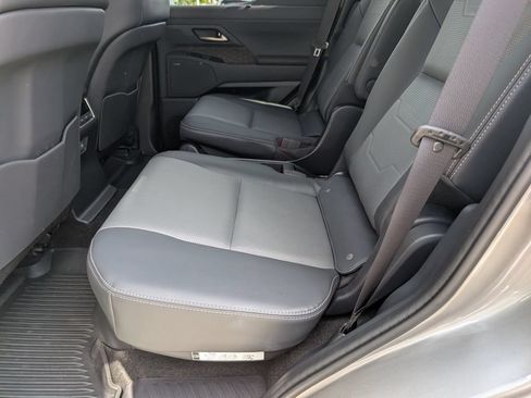 Used 2024 Lexus GX 550 w/ Accessory Package (31) AWD/4WD image 13