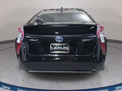 Used 2018 Toyota Prius Four image 7
