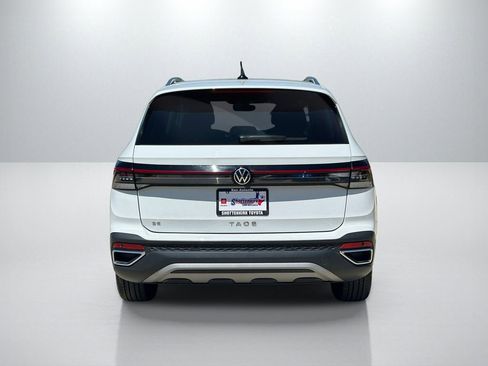 Used 2025 Volkswagen Taos SE FWD image 6