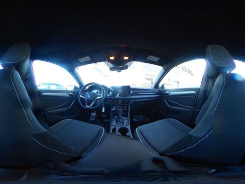 Used 2025 Volkswagen Jetta Sport image 38