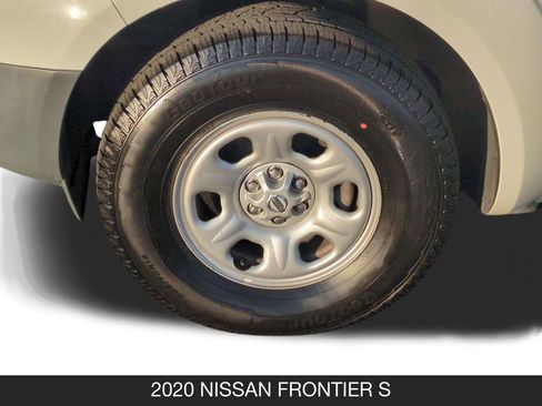 Used 2020 Nissan Frontier S RWD image 11