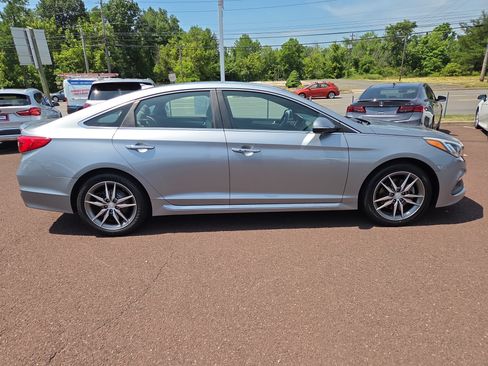 Used 2015 Hyundai Sonata Sport 2.0T FWD image 2