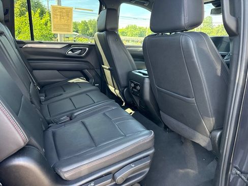 Used 2024 Chevrolet Suburban RST RWD image 51