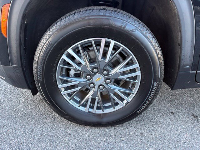 Used 2026 Chevrolet Traverse LT FWD image 13