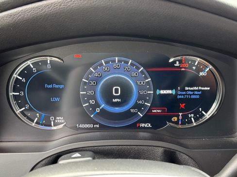 Used 2017 Cadillac Escalade Premium Luxury AWD/4WD image 33