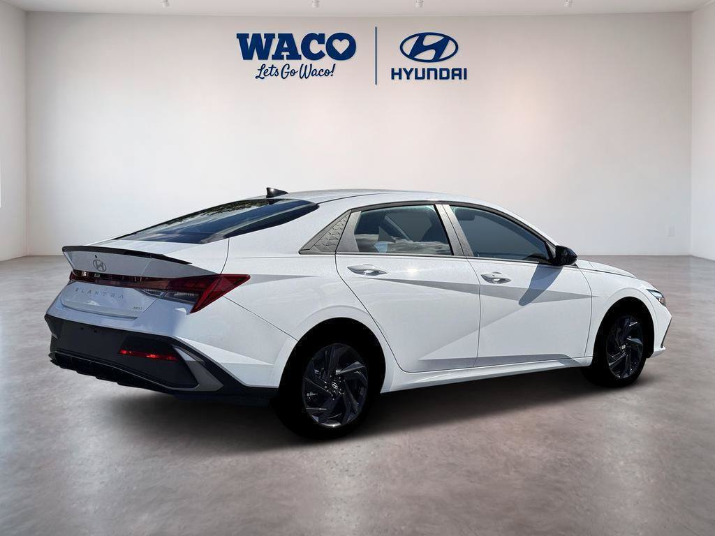 New 2026 Hyundai Elantra SEL FWD image 8