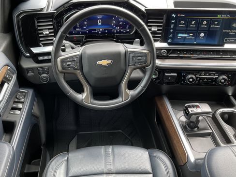 Used 2022 Chevrolet Silverado 1500 High Country w/ High Country Premium Package AWD/4WD image 22