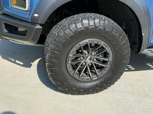Used 2019 Ford F150 Raptor w/ Equipment Group 802A Luxury AWD/4WD image 5