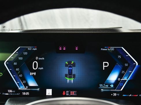 Used 2023 BMW X7 xDrive40i w/ Executive Package image 59