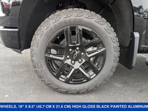 New 2026 Chevrolet Silverado 1500 Custom Trail Boss w/ LPO, Dark Essentials Package AWD/4WD image 10