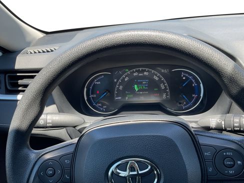 Used 2024 Toyota RAV4 XLE AWD/4WD image 12