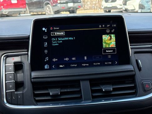 Used 2023 Chevrolet Suburban LT image 12