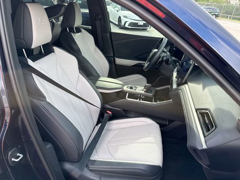 Used 2025 Lexus TX 500h AWD w/ Technology Package image 25