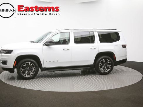 Used 2023 Jeep Wagoneer Series III w/ Preferred Equipment Group RWD image 57