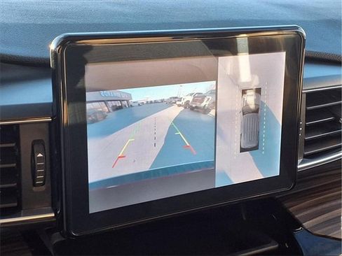 Used 2023 Ford Explorer Limited image 11