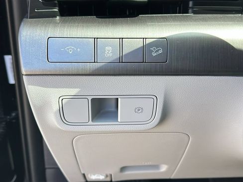 Certified 2025 Hyundai Kona SEL FWD image 20
